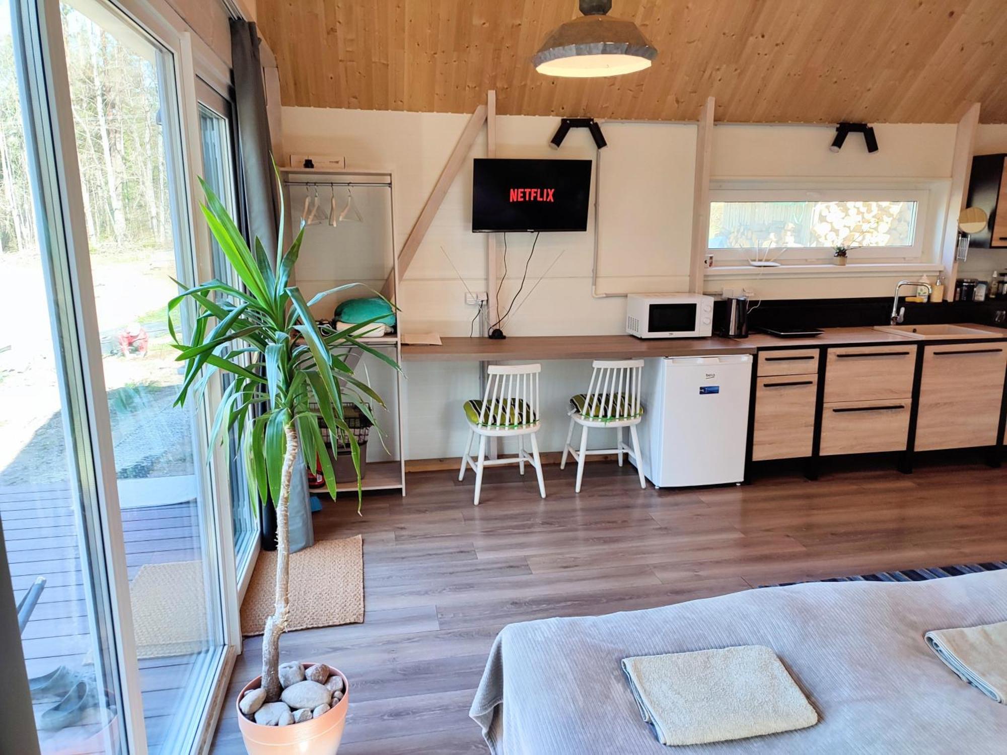Liyeplauke Modern Sauna Cabin In Horse Ranch מראה חיצוני תמונה