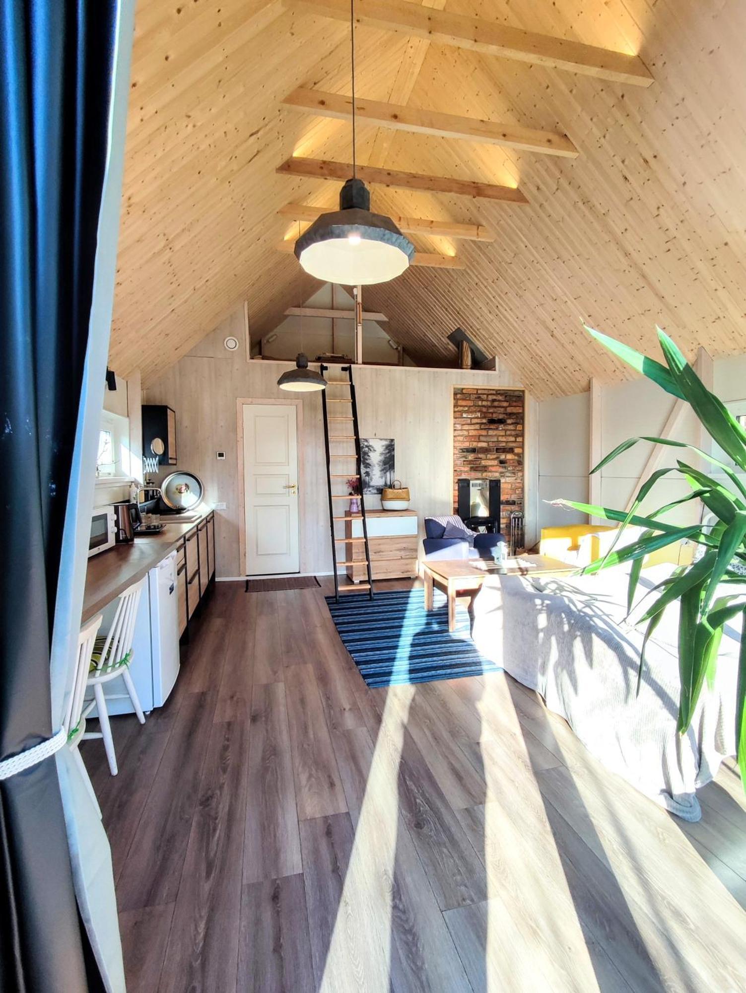 Liyeplauke Modern Sauna Cabin In Horse Ranch מראה חיצוני תמונה