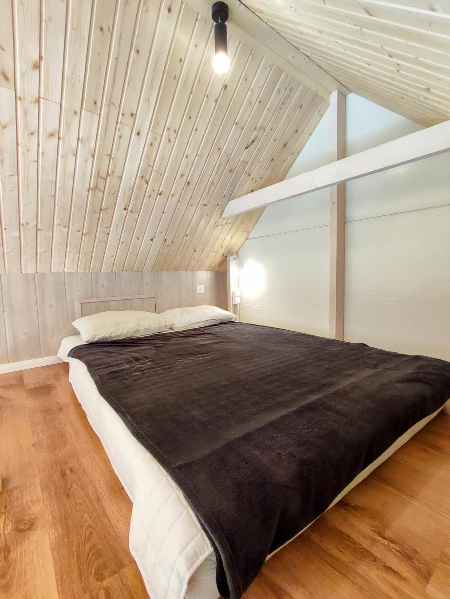 Liyeplauke Modern Sauna Cabin In Horse Ranch מראה חיצוני תמונה