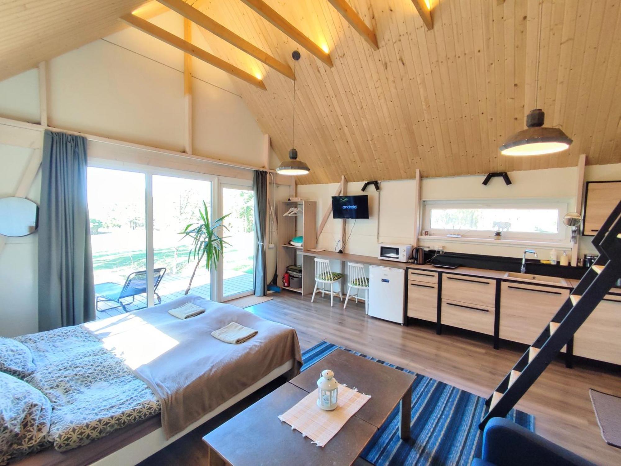 Liyeplauke Modern Sauna Cabin In Horse Ranch מראה חיצוני תמונה
